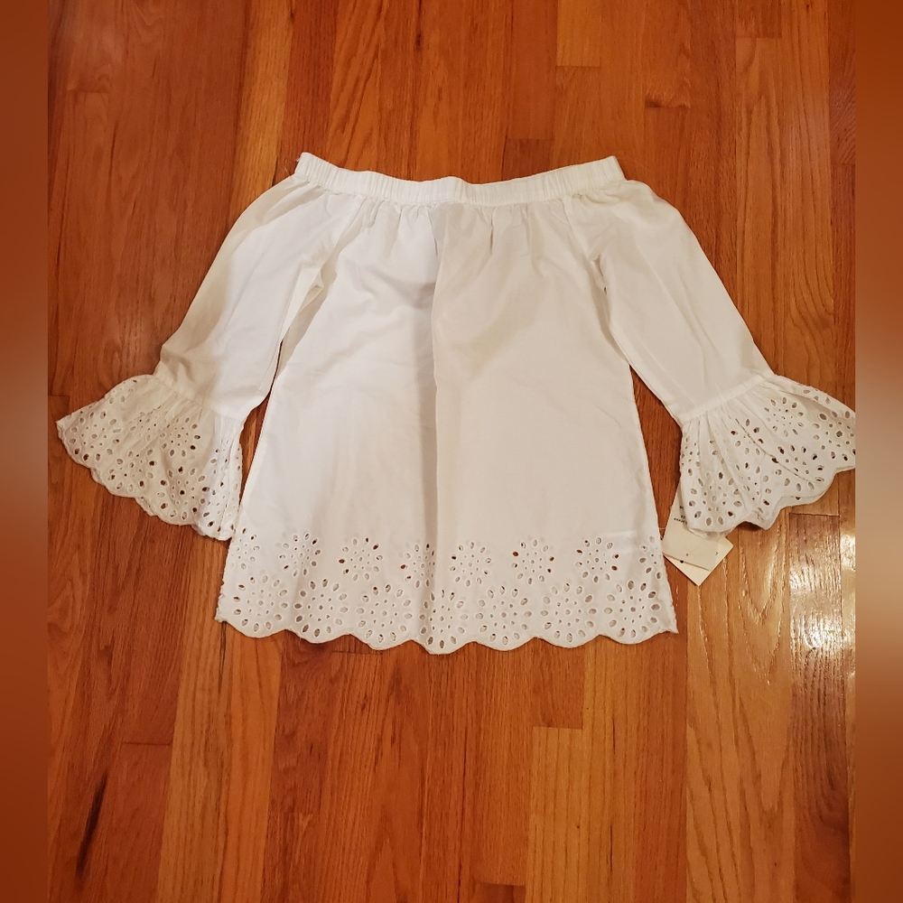 🌟BEACHLUNCH LOUNGE COLLECTION . Off the shoulder eyelet Sleeve🌟